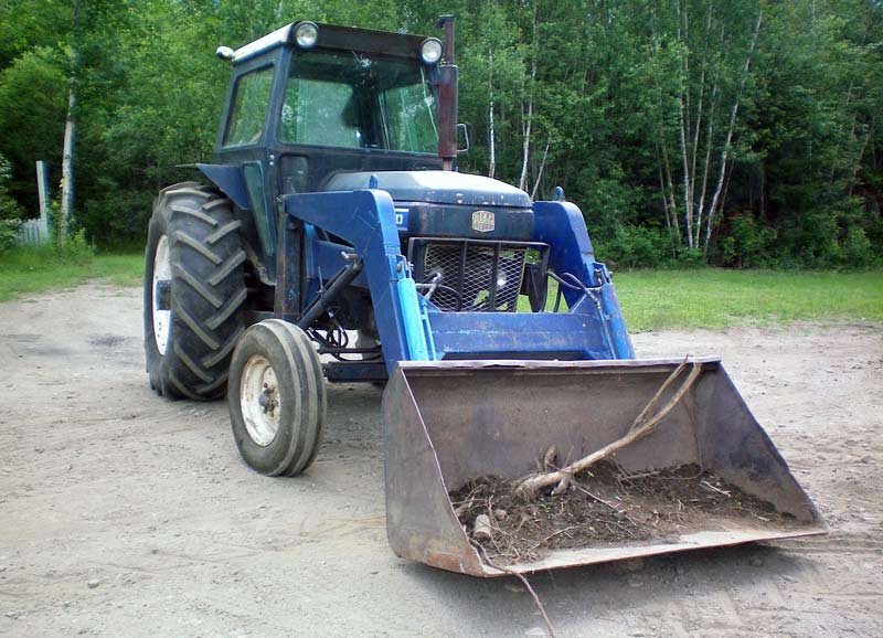 Tractor with Bucket